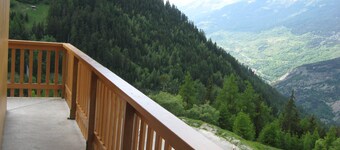 Top floor duplex for 8 people with exceptional view in Valfréjus