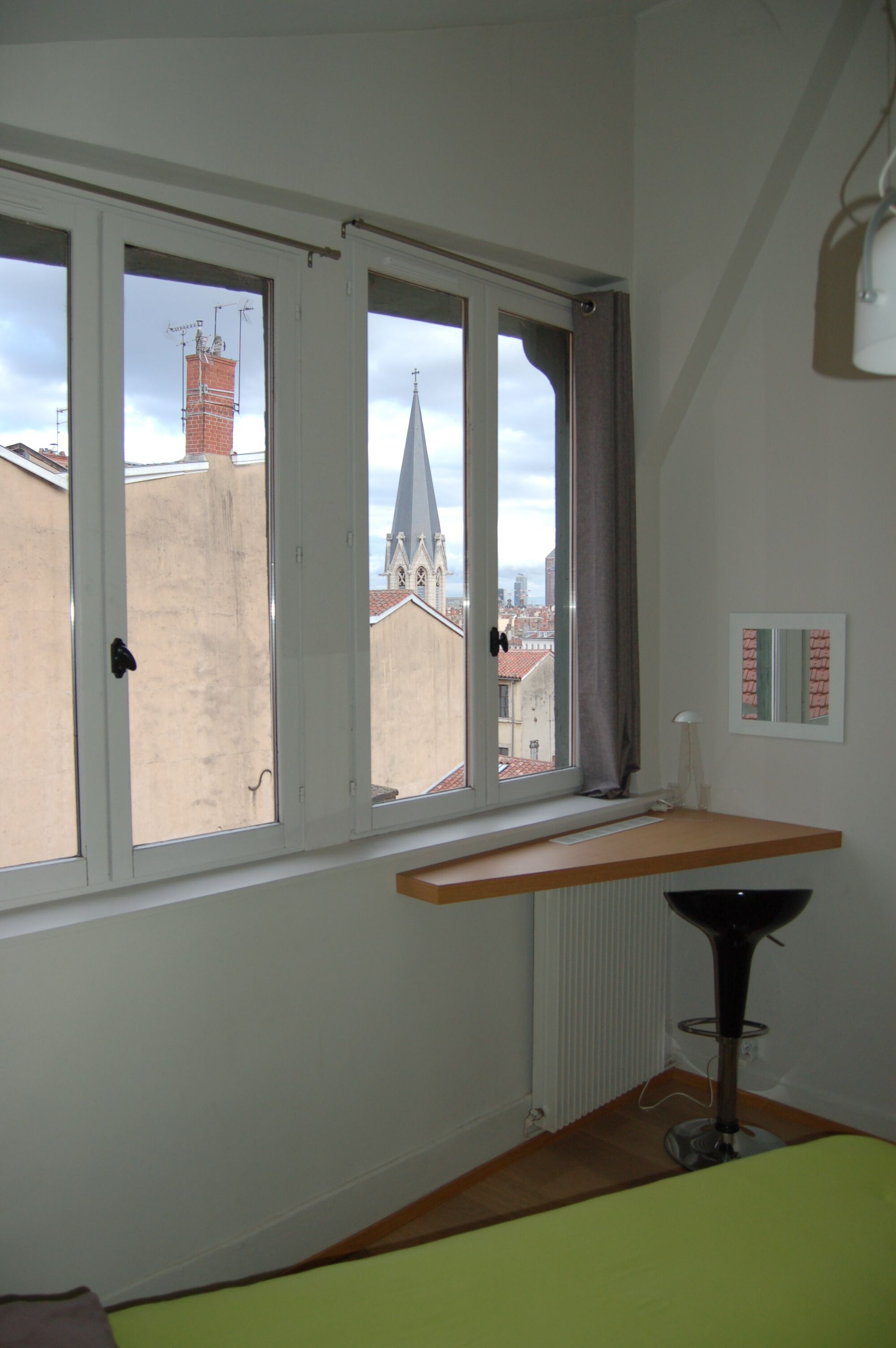 2 slaapkamers, een strijkplank/strijkijzer, wifi, beddengoed