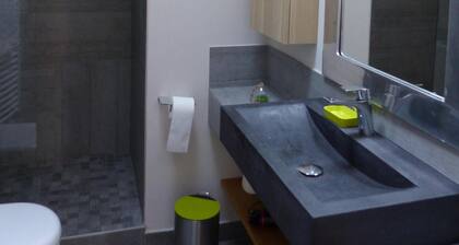 Bel appartement de 2 chambres, lumineux et calme au cĆur du quartier historique