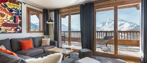 Televisión, libros, estéreo