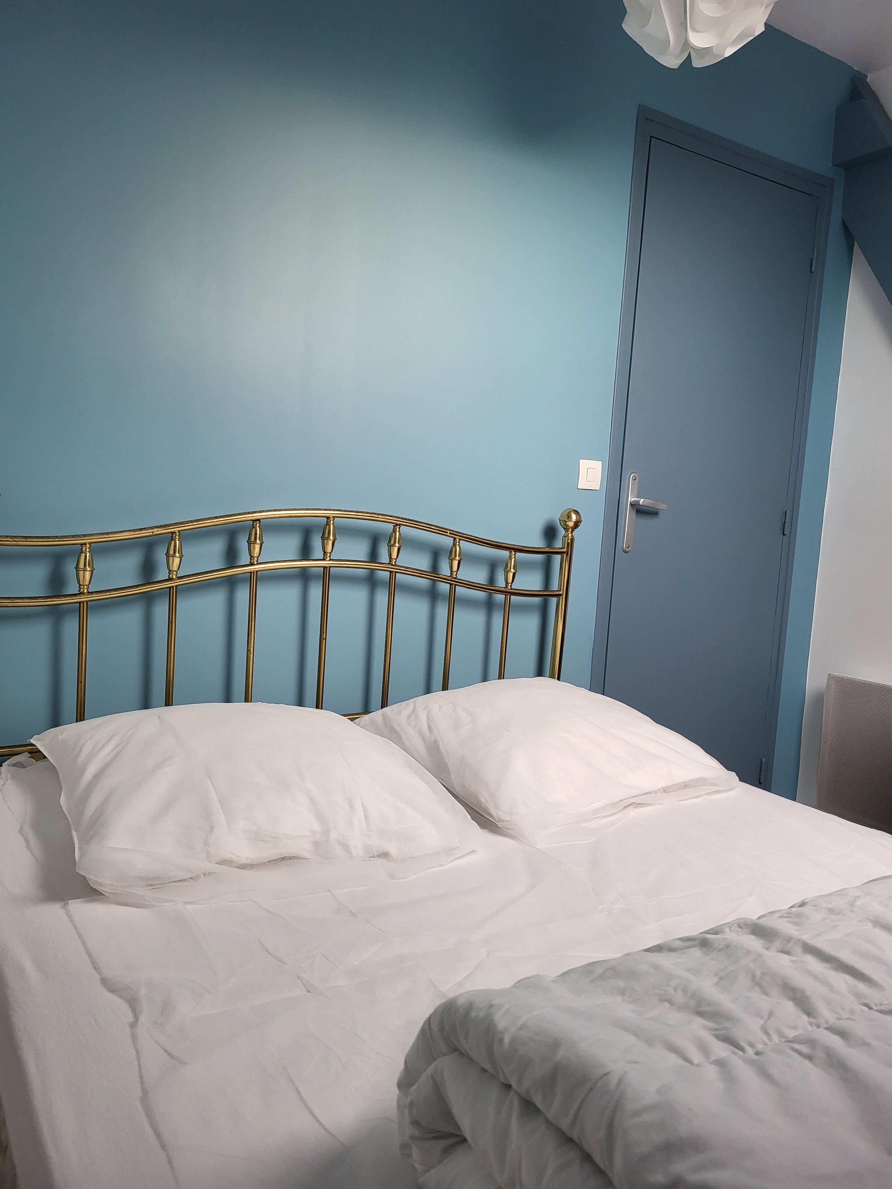 2 slaapkamers, een strijkplank/strijkijzer, wifi, beddengoed