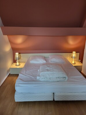 2 Schlafzimmer, Bügeleisen/Bügelbrett, WLAN, Bettwäsche