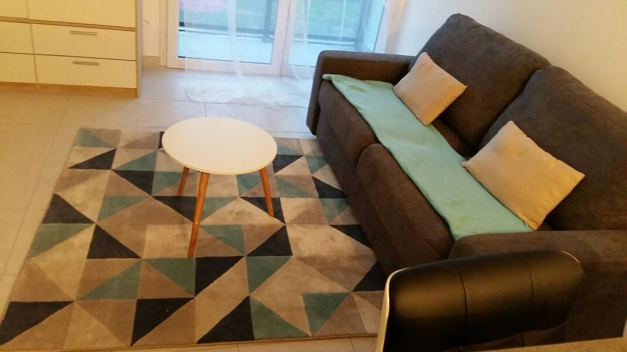 Beautiful south facing apartment in a new residence close to the beach