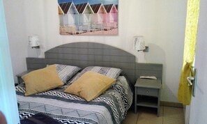2 chambres, fer et planche Ă repasser, Wi-Fi, draps fournis