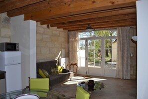 电视、乒乓球、书