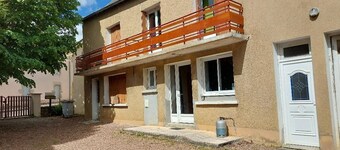 Comfortable house in the center of the village of Moux, to discover the Morvan region