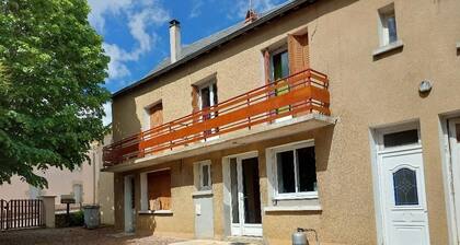 Comfortable house in the center of the village of Moux, to discover the Morvan region