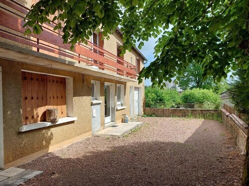 Comfortable house in the center of the village of Moux, to discover the Morvan region