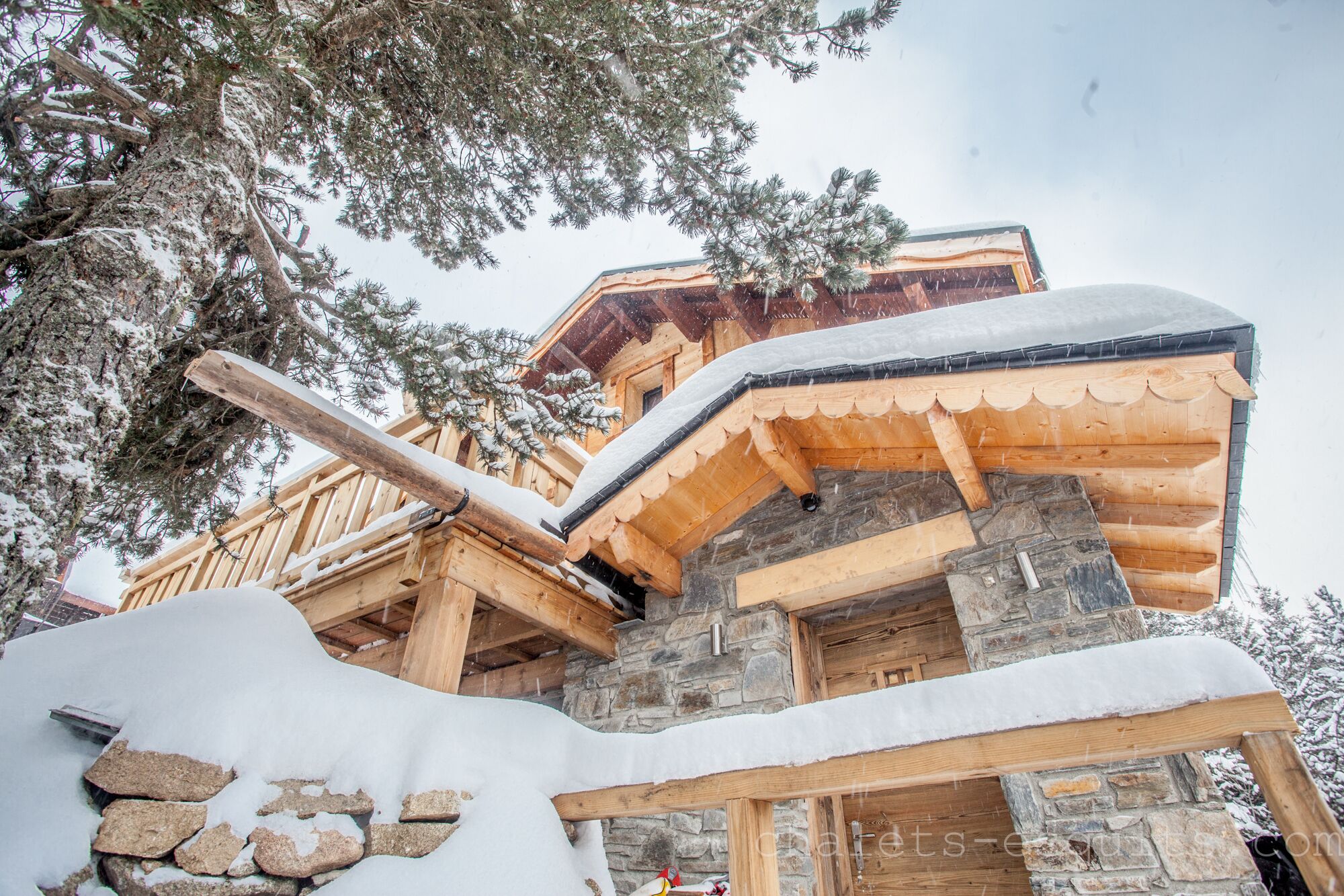 Wonderful chalet panoramic view near the slopes