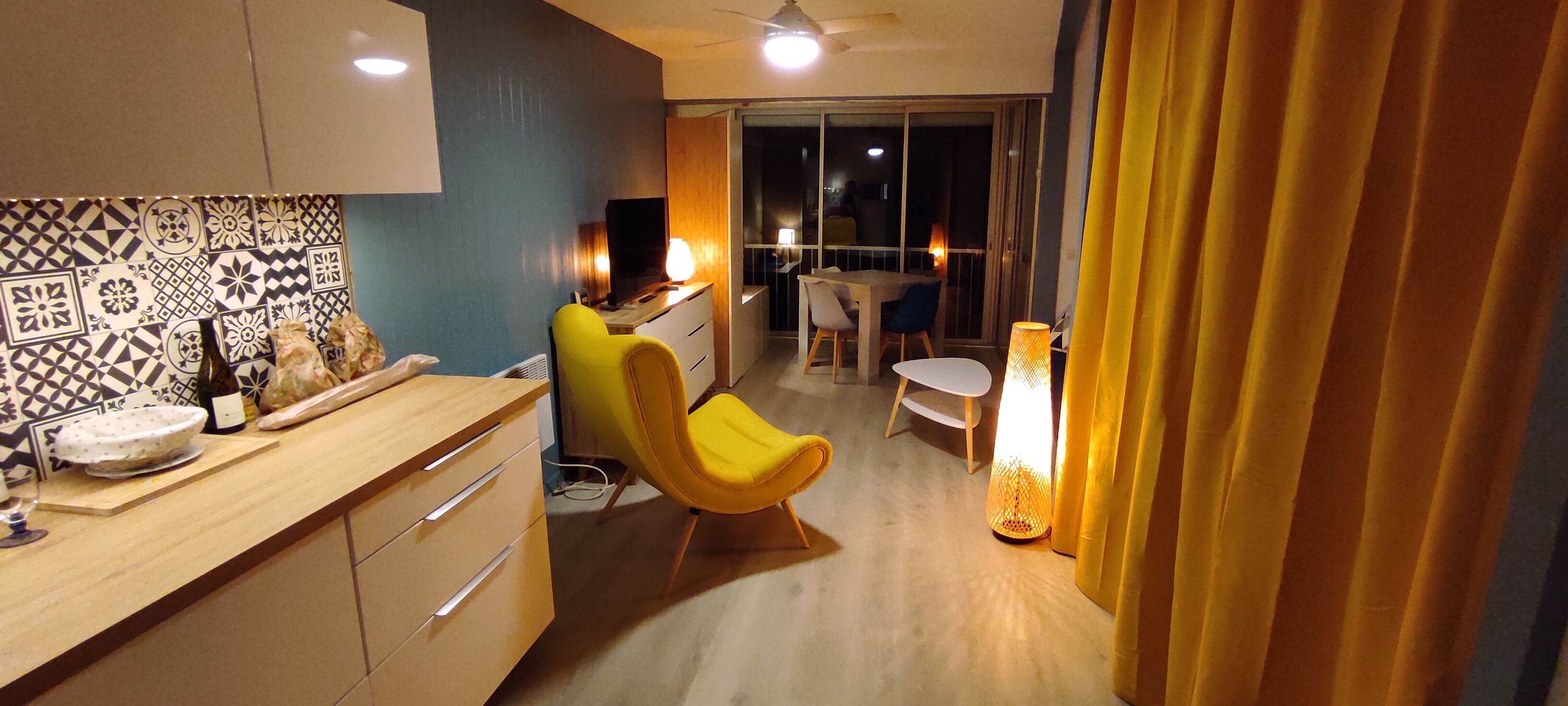 Studio cabin for 4 people in residence with swimming pool