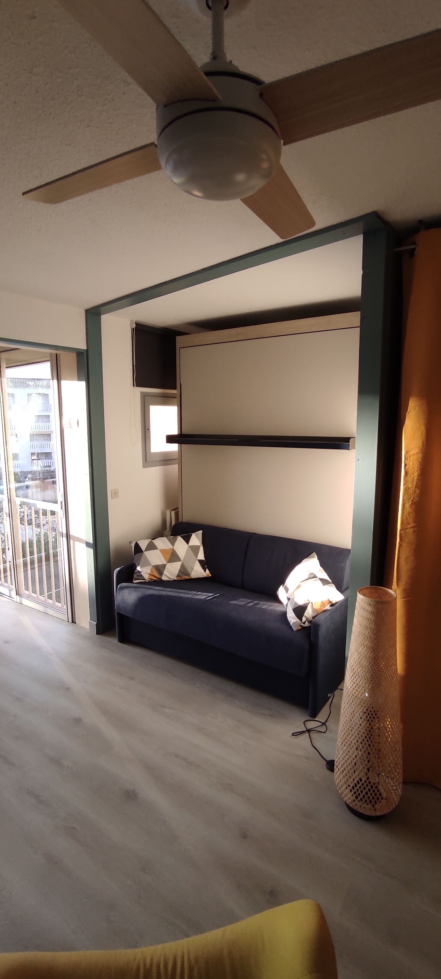 Studio cabin for 4 people in residence with swimming pool