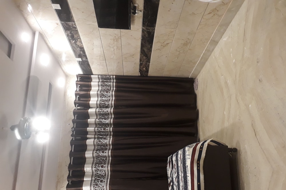 Mohit Studio, Entire place with kitchen