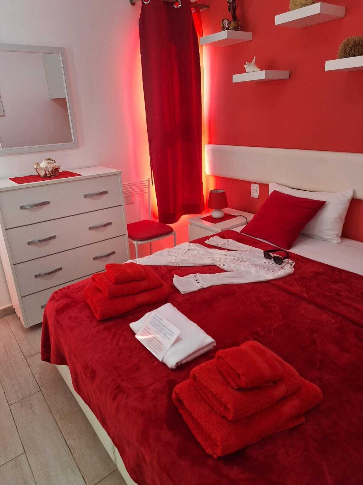 1 camera, una cassaforte in camera, ferro/asse da stiro, Wi-Fi