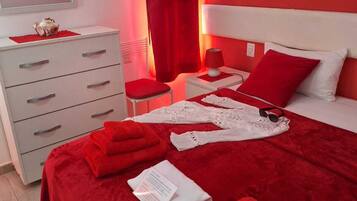 1 bedroom, in-room safe, iron/ironing board, WiFi