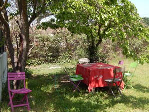 屋外ダイニングエリア