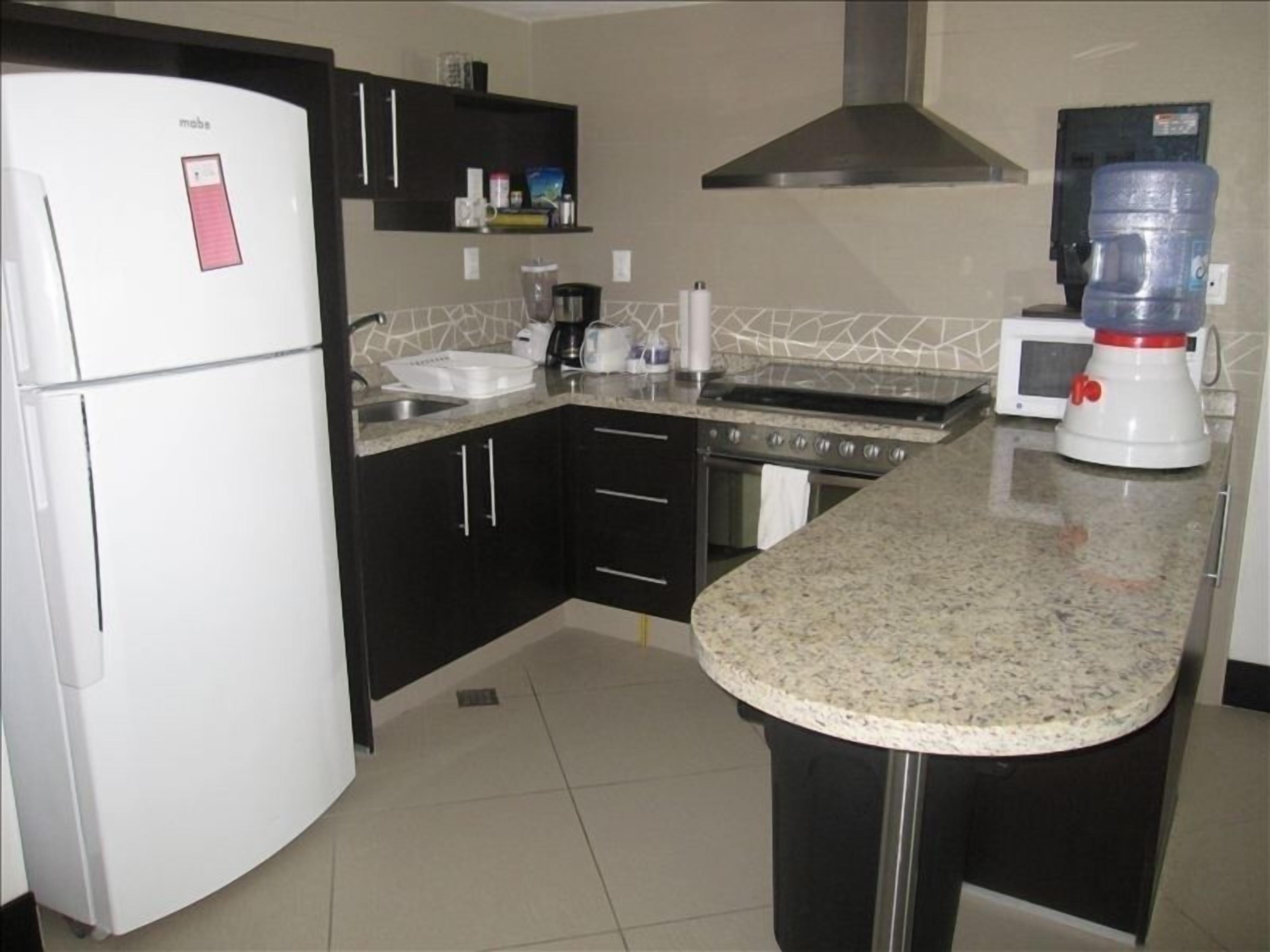 2 bedrooms 2 bathrooms,fantastic view!!