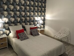 2 bedrooms, iron/ironing board, free WiFi, bed sheets - BRIDGE OF THE GARD RENTED T2 IN VILLA WITH SWIMMING POOL (SERNHAC)
