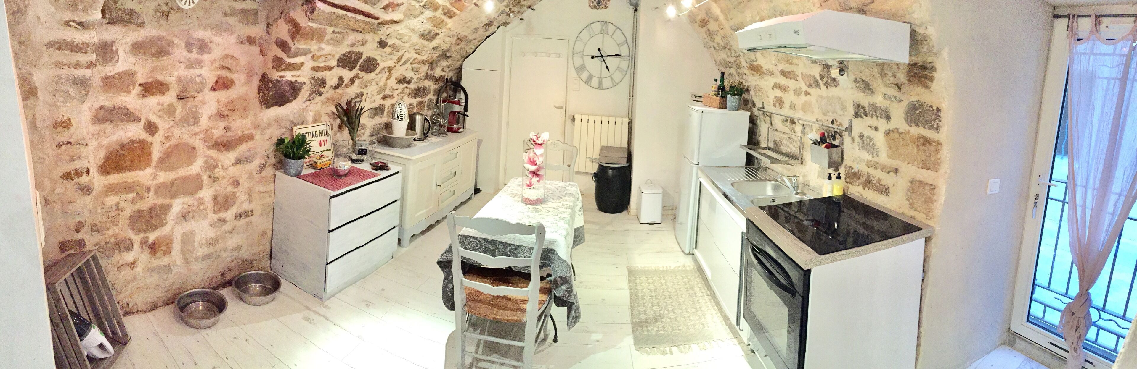 Charming studio at the foot of the Sainte Victoire and close to Aix En Provence