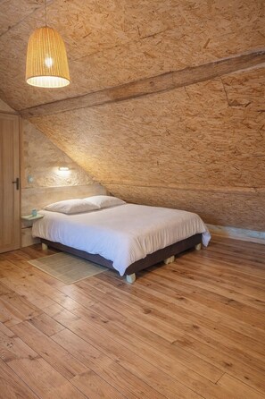 1 habitación, tabla de planchar con plancha y acceso a internet 