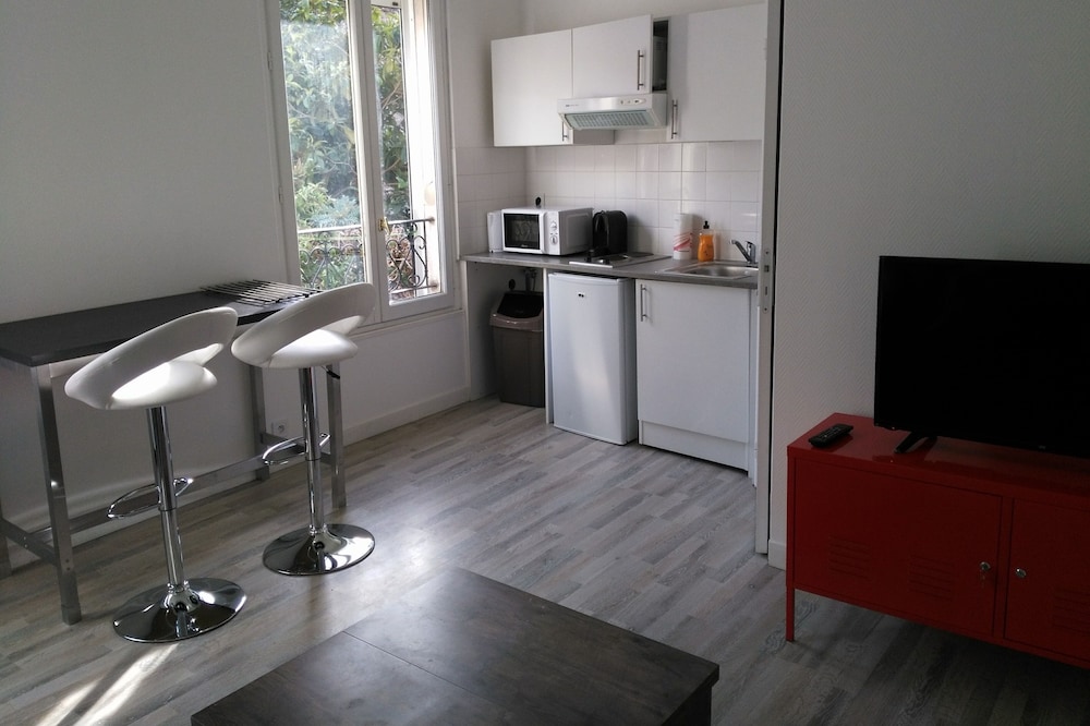 Charming Parisian studio!