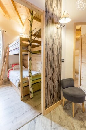 3 bedrooms, iron/ironing board, travel crib, free WiFi