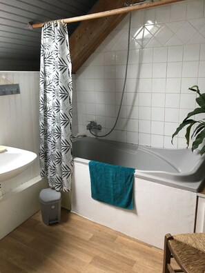 Duschwanne, Toilettenpapier
