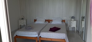 2 makuuhuonetta, silitysrauta/-lauta, vauvan matkasänky, ilmainen Wi-Fi