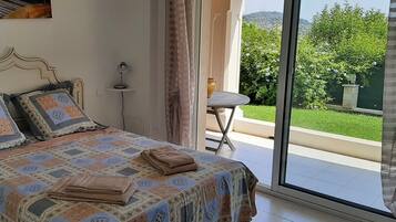 2 chambres, fer et planche à repasser, lit parapluie, Wi-Fi gratuit