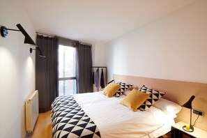 1 bedroom, desk, iron/ironing board, WiFi