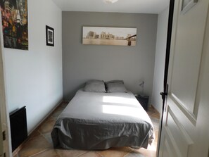3 bedrooms, iron/ironing board, free WiFi, bed sheets - Between sea and countryside - Villa La Cadière d´Azur 110 m2 very nice amenities  (La Cadière-d'Azur)