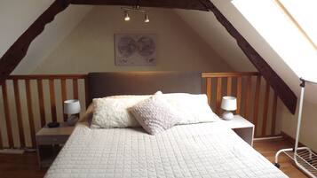 1 slaapkamer, een strijkplank/strijkijzer, reisbedje, gratis wifi