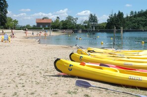 Beach - Near the castle of the Count of Bussy Rabutin (historical monument) studio 4 p (Bussy-Le-Grand)
