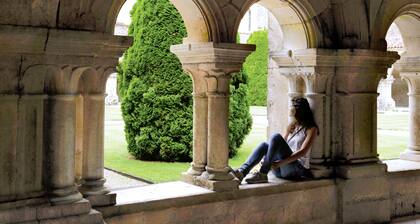 Near the castle of the Count of Bussy Rabutin (historical monument) studio 4 p