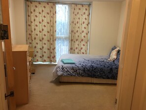 2 dormitorios, tabla de planchar con plancha, wifi y ropa de cama