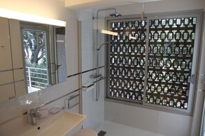 Hair dryer, towels - Sea view villa, close to the beach - 4 bedrooms (Cala Rossa)