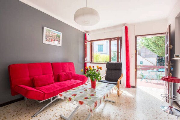 TV, fireplace, DVD player