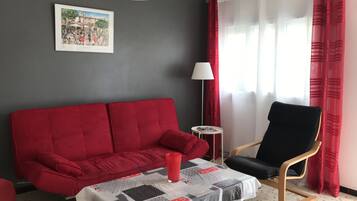 Fernseher, Kamin, DVD-Player