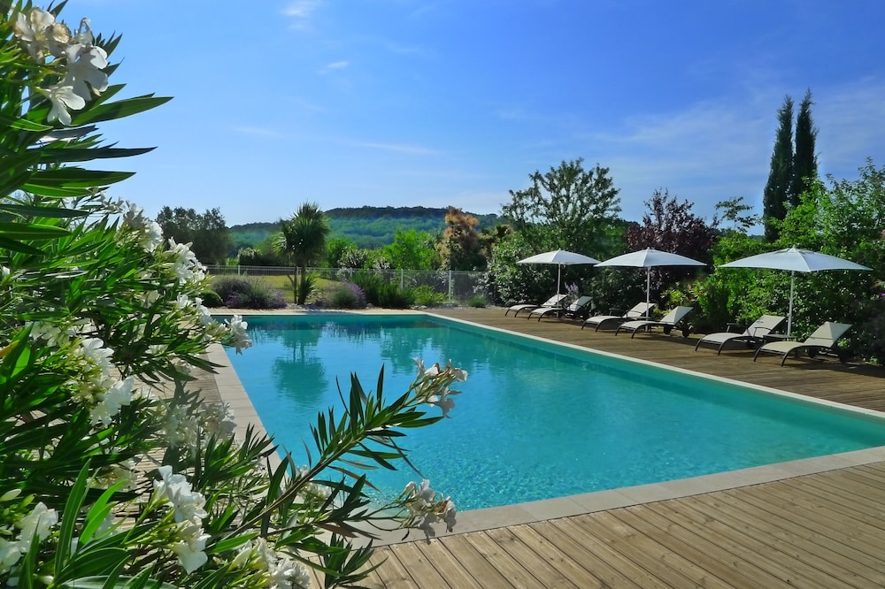 Charm and comfort, cottage close to the pont du gard