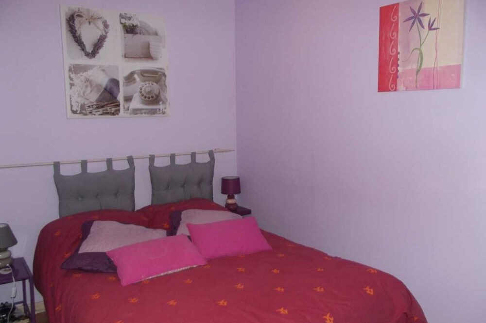 The "Mauve" room for two people