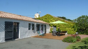 Outdoor dining - Cottage of character on the doors of the Vendée islands - 2 bedrooms (linen provided) (Bouin)