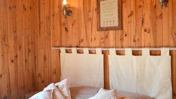 2 Schlafzimmer, Schreibtisch, Bügeleisen/Bügelbrett, Reisekinderbett