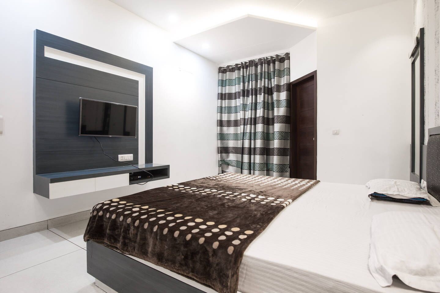 Entire apartment with five star looks and facilities