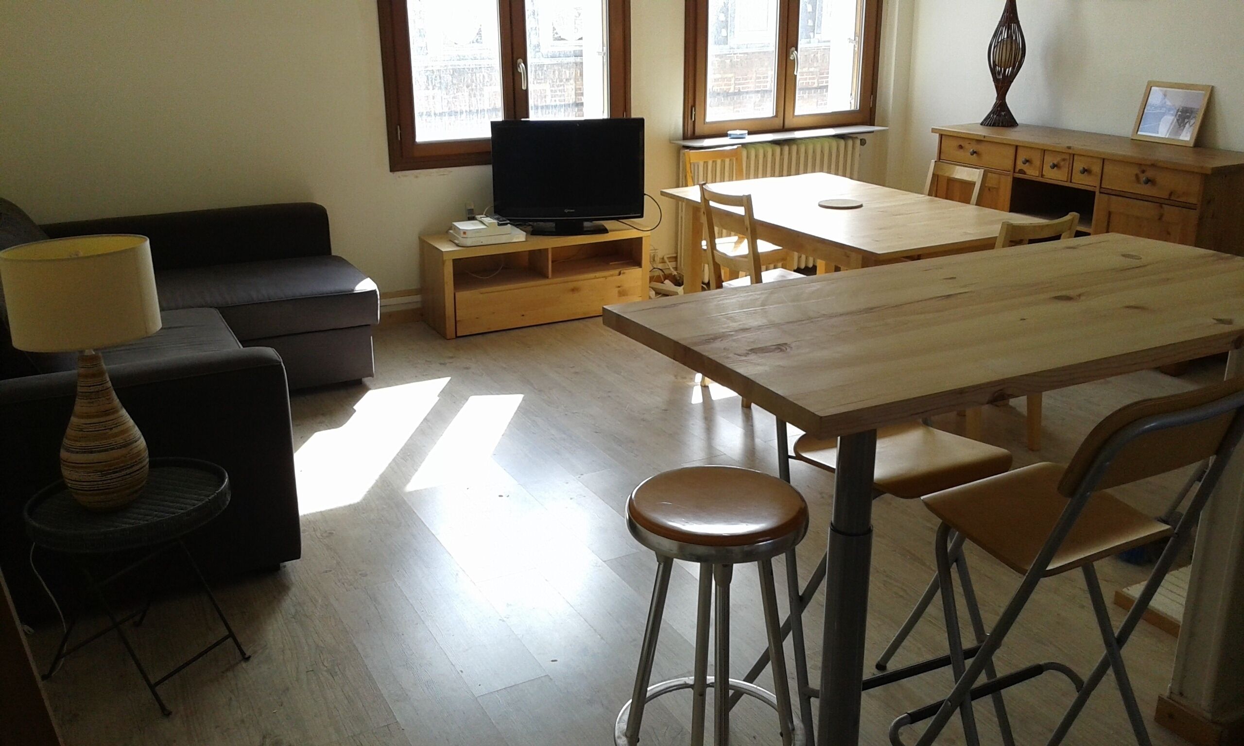 bright apartment on the marina 100m from the beach