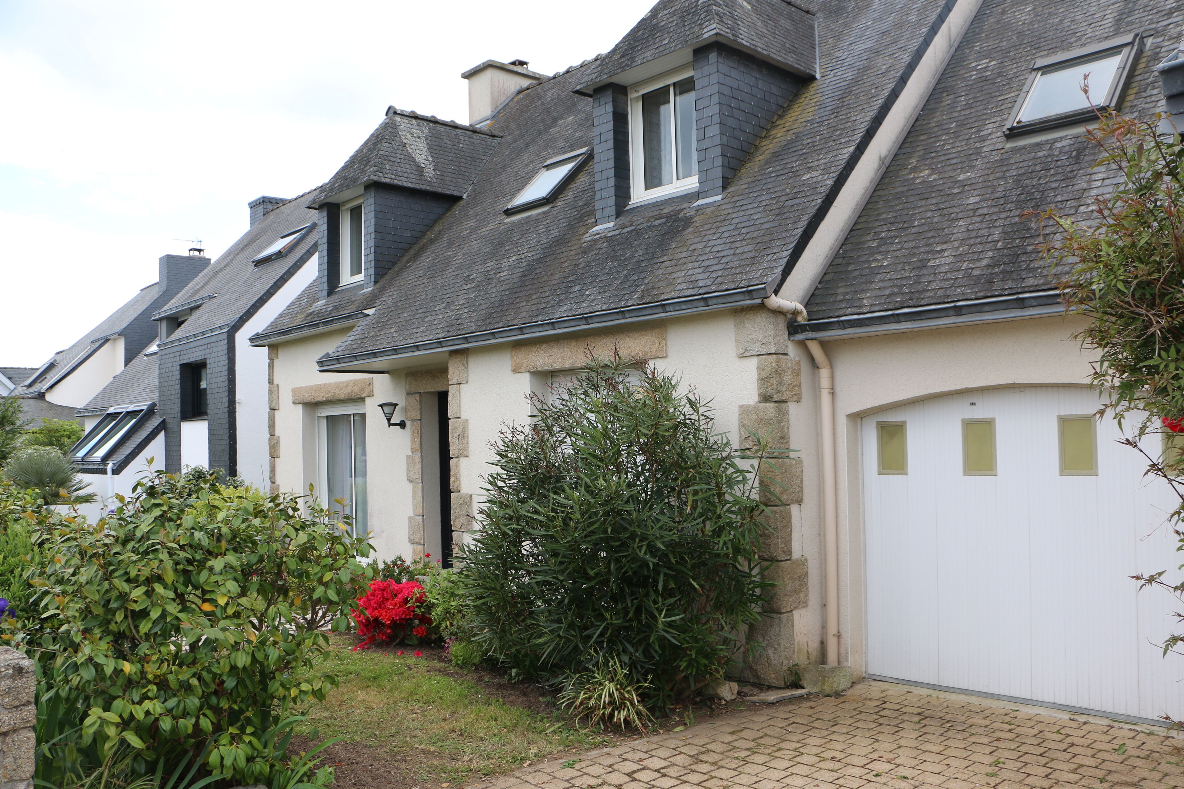 Recent house near Beaches Locqueltas, Kerguelen, City center, market, casino