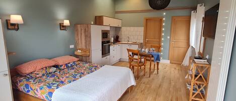 1 Schlafzimmer, Reisekinderbett, kostenloses WLAN, Bettwäsche