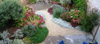 Romántico, renovado Cottage en el pueblo medieval para 6 - Jardín privado amurallado