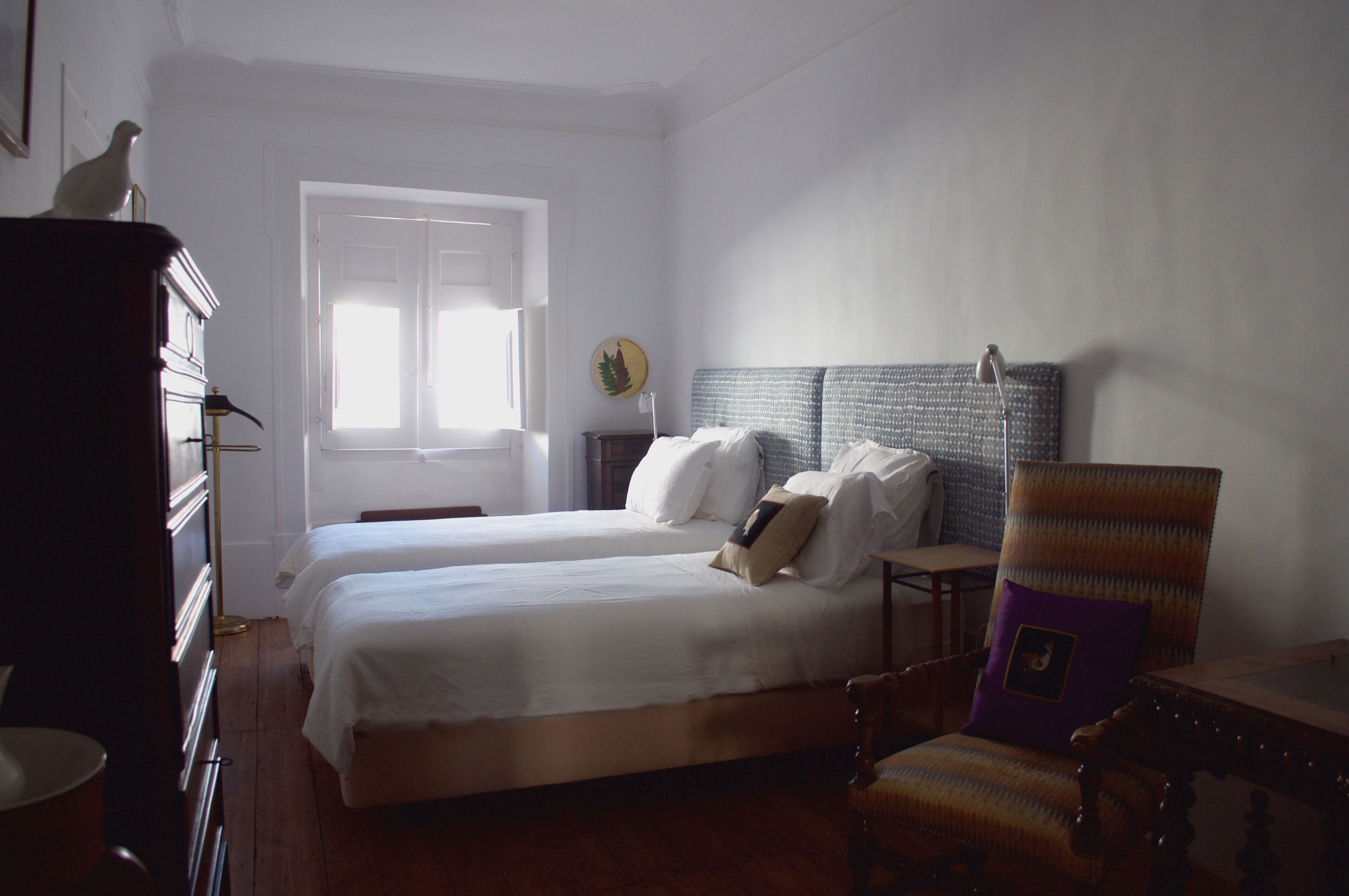 Detached house, sleeps 8, with private pool- historic town center