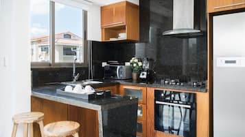 Fridge, microwave, oven, coffee/tea maker