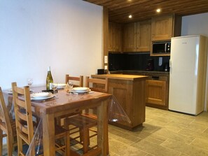 Dining - Mountain-style apartment La Datcha 2 (sleeps 4) in the old village (Bonneval-sur-Arc)