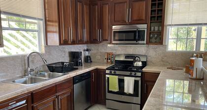 Amazing View & Sea Breezes, cocina completamente equipada, salas de aire acondicionado, Amazing Hospitality.